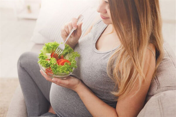 تغذية الحامل في الشهر الرابع وأهم الأطعمة